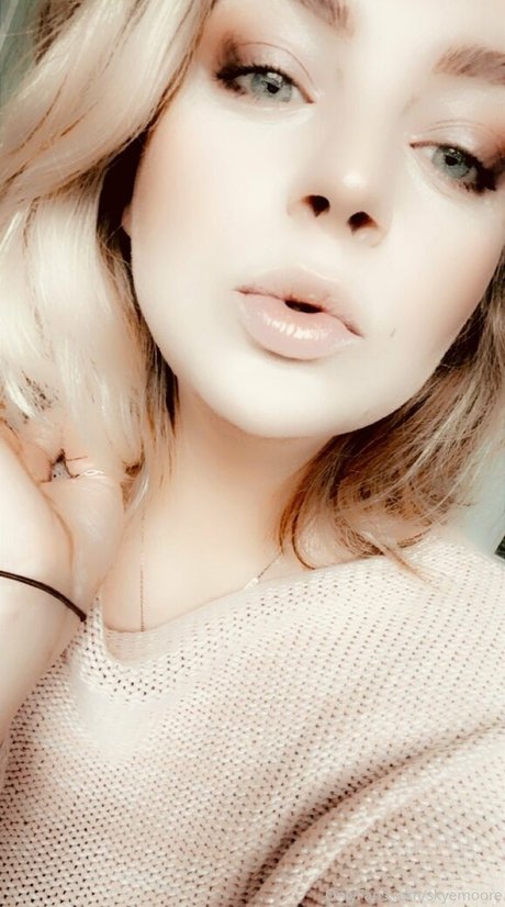 skyemoore perfect star picture