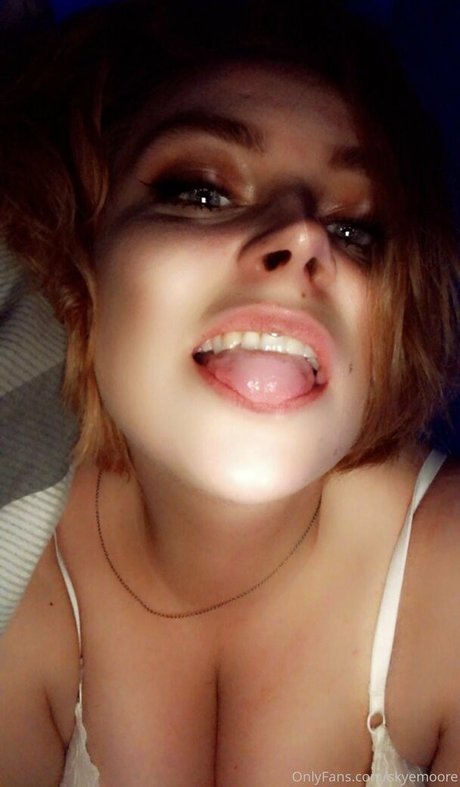 skyemoore pornstar xxx picture