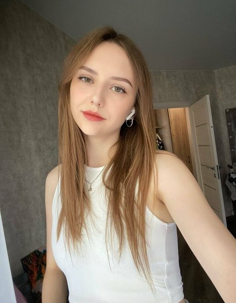 emmmas model exclusive img