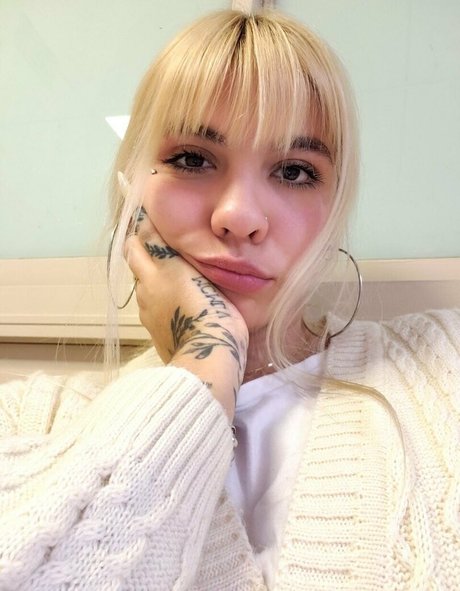 emmmas art pornstar pic