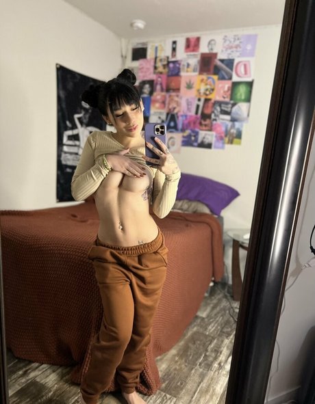 delilahdagger model naked pics