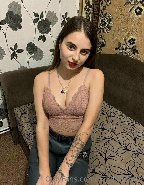 teenybabydolll star top pic