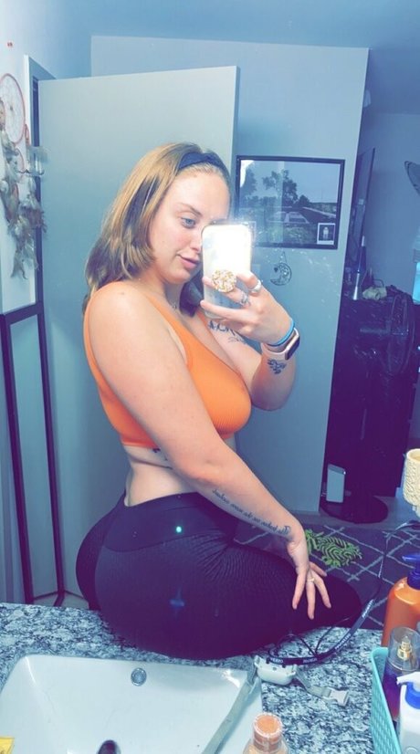 acidchelle 0 pornographic model img