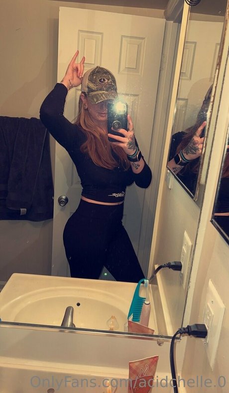 acidchelle 0 hot actress pictures