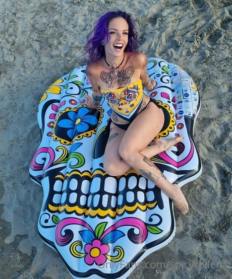 spicyrollersg star nude image