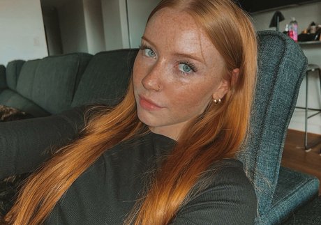 Little miss red free pornstar gallery