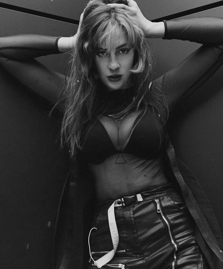 swimming pool onlyfans nudes photos