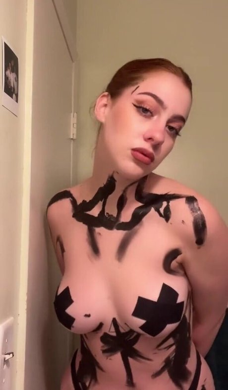 Tati Bruening model adult pic