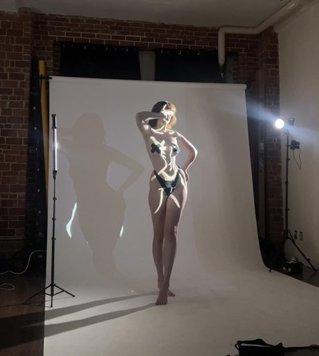 Tati Bruening perfect star picture