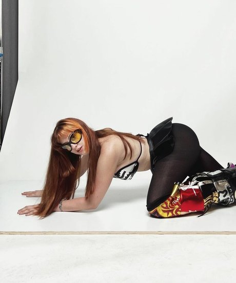 Tati Bruening model hot images