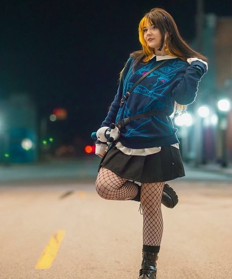 Bootyhaver pretty model photo