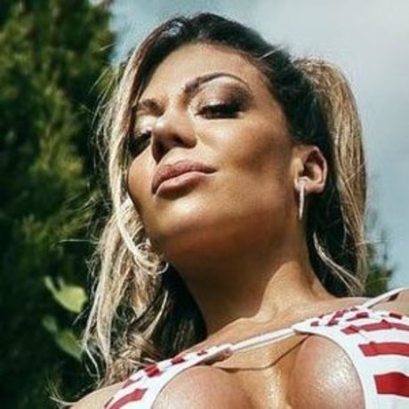 Izabelle Paula adult model pics