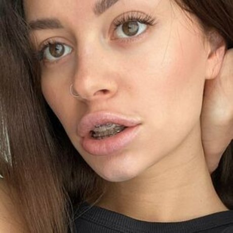 goddesskira sexy model gallery