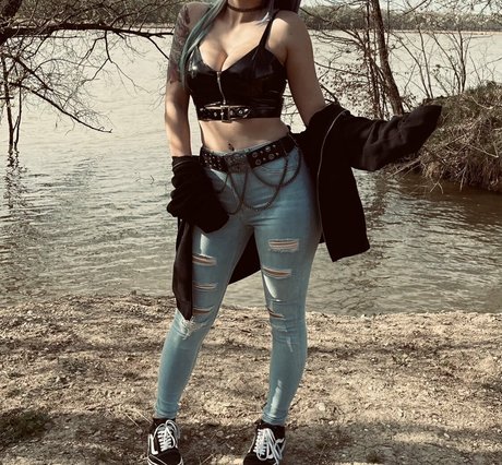 hollyhellfree xxx actress image