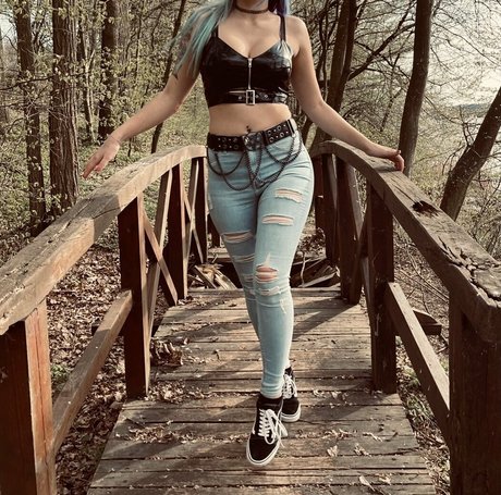 hollyhellfree top star photo