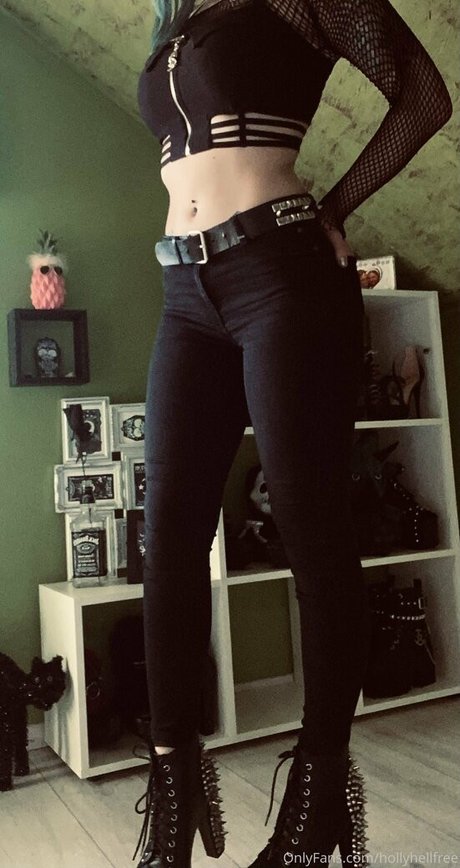 hollyhellfree pornstar nude images