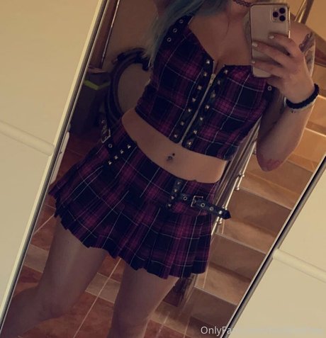 hollyhellfree beautiful actress pic