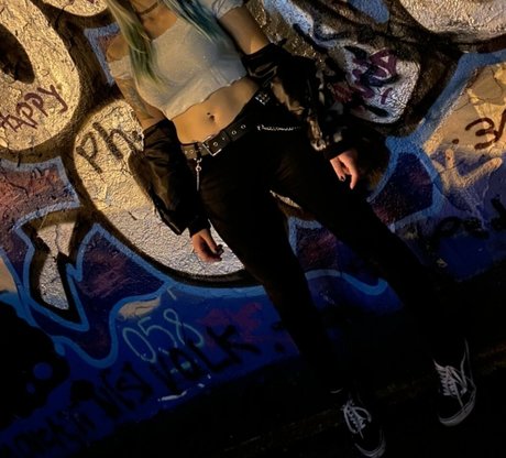 hollyhellfree exclusive star photos