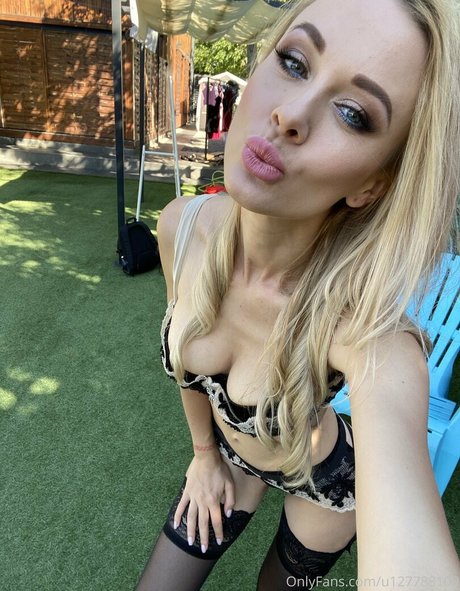 anna mommyx Quick model image