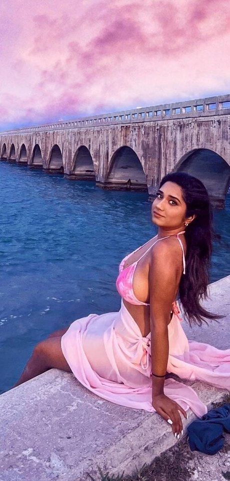 iconicolee star art images