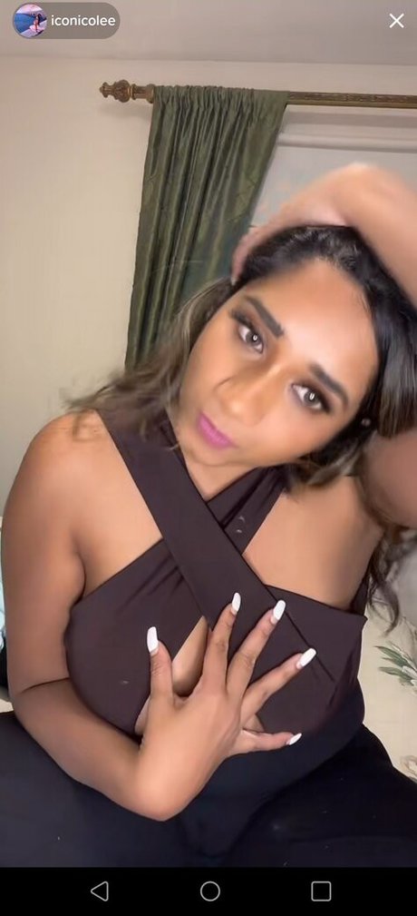 iconicolee sexy star photo