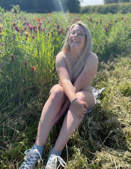 lottielushlovesfree exclusive model photo