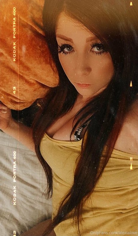 alexialove model sex pic