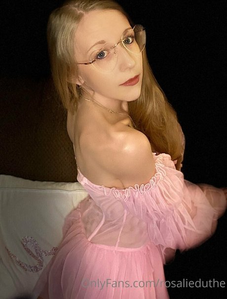 rosalieduthe beautiful model pic