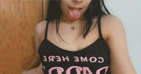 bratttyelle beautiful model pic