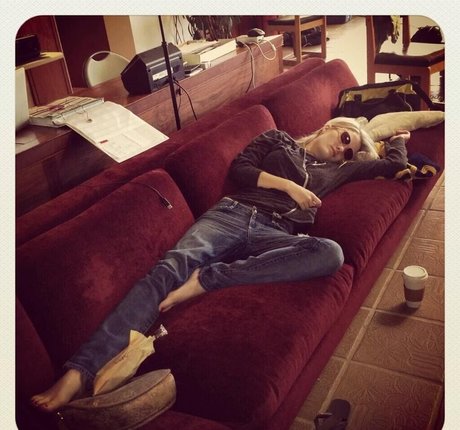 Ashley Hinshaw perfect model image