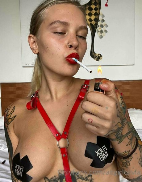 olimooooo star nude pictures