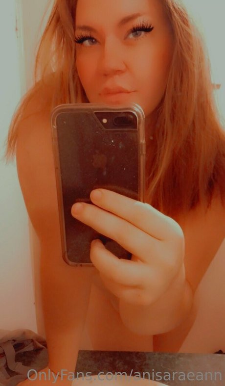 anisaraeann perfect model img