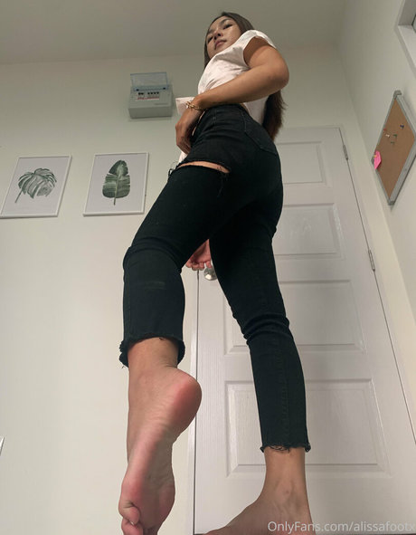 alissafootsd nude model picture