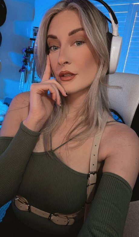 huge shemale onlyfans art nude picture