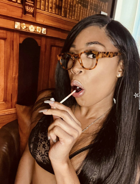 Ariane Andrew naked pornstar gallery