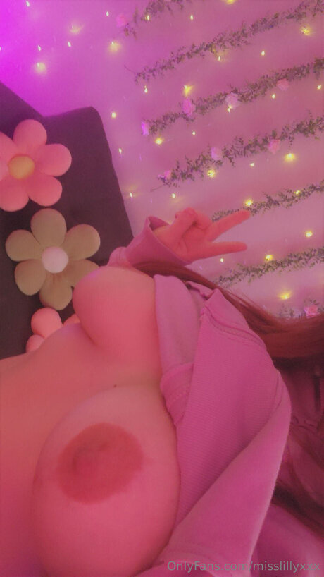 misslillyxxx pretty model pics