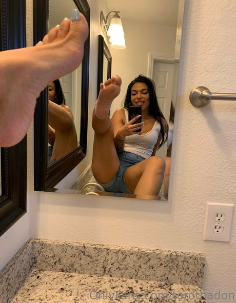 torothadon beautiful pornstar images