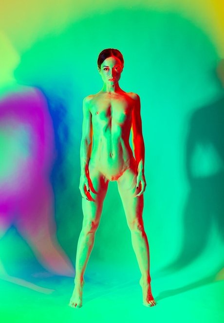 Emily England model free picture