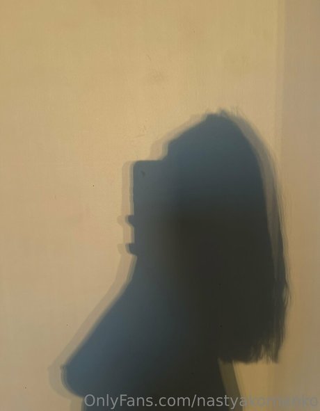 the cherry on the cake model exclusive pictures