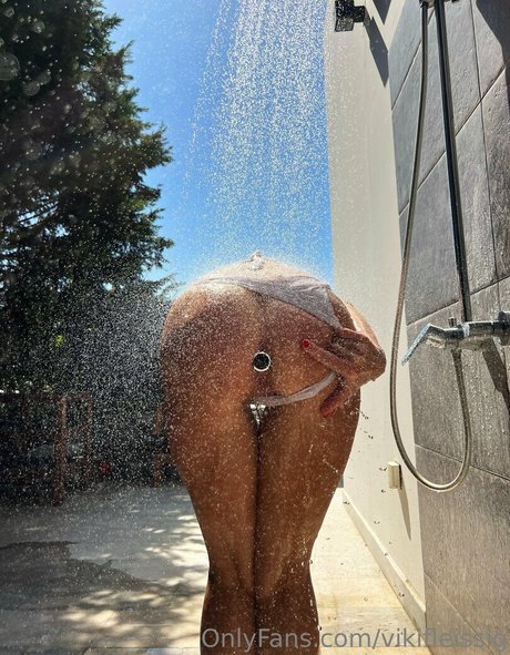 vikifleissig model pornographic image