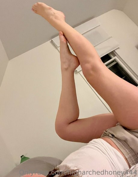 higharchedhoney444 model sexy pictures