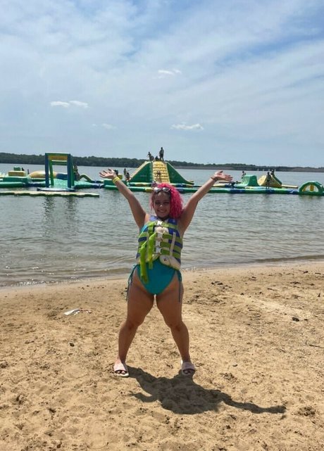 Harlee Queeni pornstar beautiful images