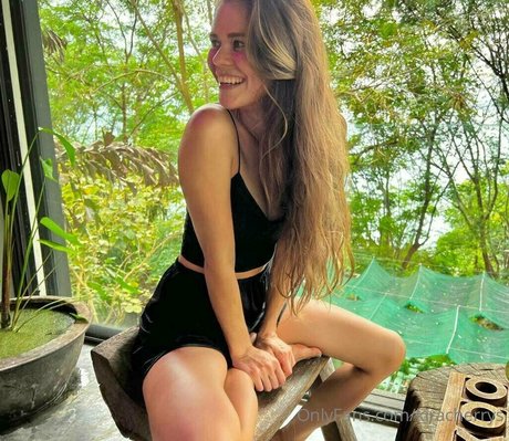 kiracherrys exclusive actress photos