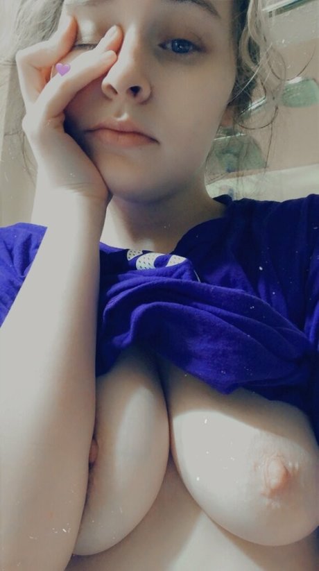 nessajade top model image