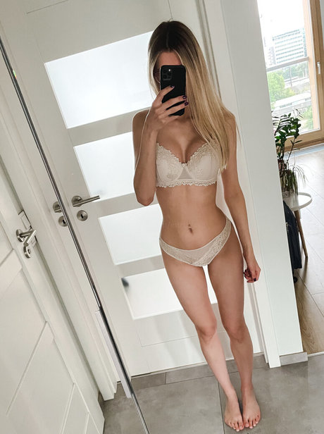 Mirtilla M model top images