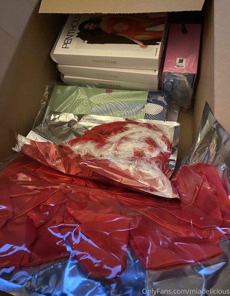 miadelicious erotic model pics