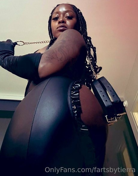 fartsbytierra pornstar image