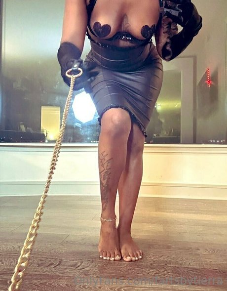 fartsbytierra star nudes image