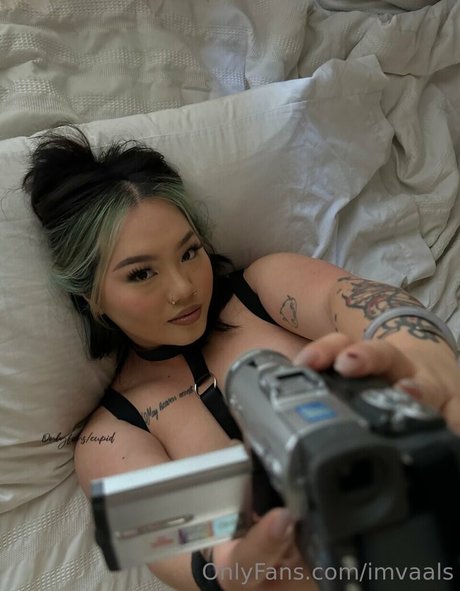 Valentine Thao actress picture