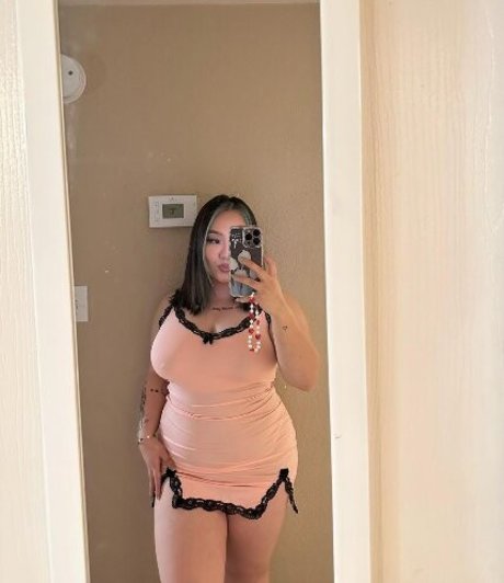 Valentine Thao pornstar naked img